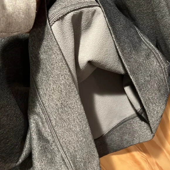 Under armor sweatshirt - Picture 6 of 6